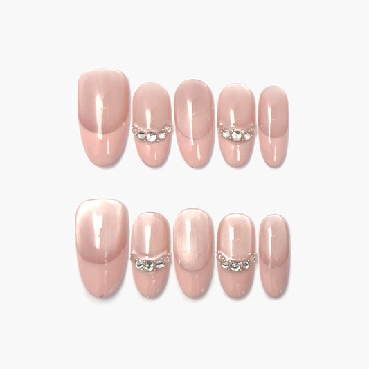 AthenaPress-On Nails – Soft Nude Cat Eye with Gems Chain, Medium Oval Full-Cover Set